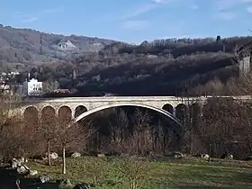 Le pont de Savoie entre l'Ain et la Haute-Savoie.