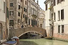 ponte Sant'Antonio, reliant Strada Nova et Rio terà de la Maddalena