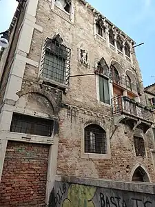 le palais Sansoni