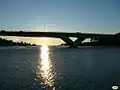 Le pont au coucher du soleil