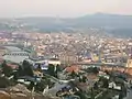 À gauche, de haut en bas, les ponts des Tirantes, de Santiago et du Bourg.