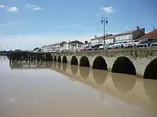 Les plate-formes en estacades en béton armé, servaient à la manutention et aux chargements des eaux-de-vie de Cognac. Ceux-ci ont définitivement cessé en 1971.