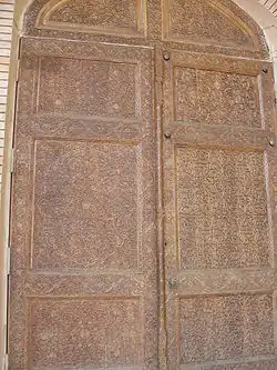 Porte en bois sculpté. Tachkent.