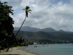 Le morne Diablotins vu depuis Portsmouth.
