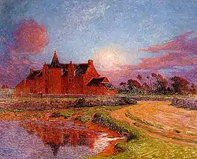 Tableau d'un château orangé se reflétant dans un plan d’eau, sur fond de ciel bleu.