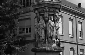 La copie du Puits de Moïse sur le site de l'ancien hôpital général de Dijon.