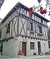 Maison du XVIe&nbsp;siècle, rue de la Citadelle, près de la place Saint-Nicolas.