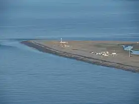 Vue aérienne de la pointe Dungeness et de son phare.