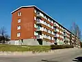 Immeubles construits en 1963 au coins des rues Rusthollarintie et Haarniskatie.