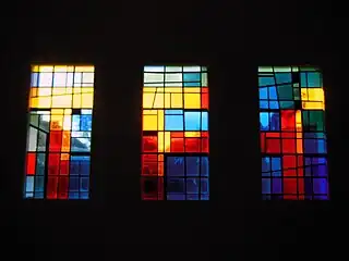 Vitraux modernes.