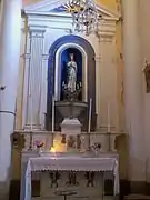 Autel de la chapelle latérale.