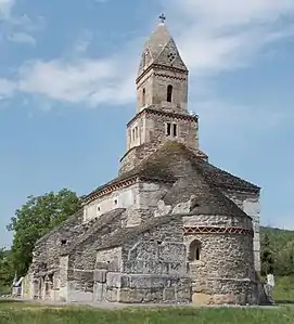 L'église St-Nicolas de Densuș (XIIIe&nbsp;siècle), monument historique