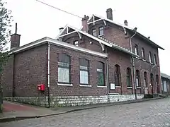 Côté rue.