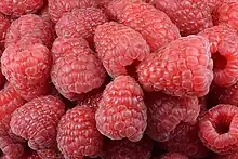 Framboise formant une polydrupe et « faux syncarpe »