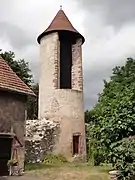 Vestiges de fortifications (XIIIe), rue des Remparts,..