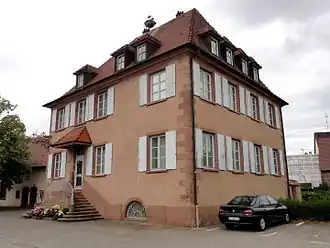 Presbytère (XVIIIe&nbsp;siècle), puis Musée du Fer, 9 rue Jeanne d'Arc.