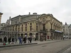 Le théâtre faisant angle Myron Herrick-Vesle.