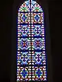Verrière n° 10 - motifs géométriques et floraux.