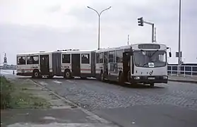 Vue avant droit