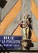 Statuette de troubadour.