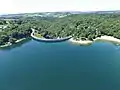 Retenue avec la vallée du Vioulou.
