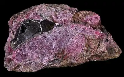 Rhodonite - Mine de Pajsberg, Suède (9,2&nbsp;cm)