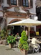 Portail d'une maison du XVIIe siècle, 7 Grande-Rue.