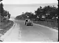 Richet sur Renault à la sortie de la Ferté - Grand Prix de l'ACF, 26 - 27 juin 1906