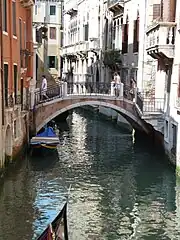 Ponte dei Barcaroli ou del Cuoridoro