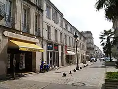 La rue de la République, une des artères principales de la « ville nouvelle » du XVIIe&nbsp;siècle.