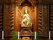 Statue de la Vierge d'origine rhénane (XVe siècle) dans le chœur de l'église.