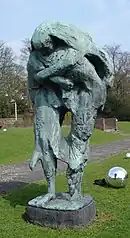 sculpture humaine en métal