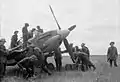 Ravitaillement d'un Supermarine Spitfire à Sainte-Croix le 10 juin 1944.