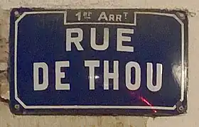 Voir la plaque.
