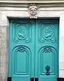 No 50 : porte et mascaron.
