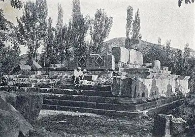 Ruines du temple au début du XXe&nbsp;siècle (1918),.