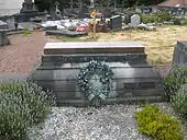 Sépulture d'Antoine Depage et de son épouse dans le cimetière de Watermael-Boitsfort (croisée des allées nos 105 et 112)