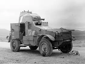 Une Panhard TOE vue de trois-quart avant