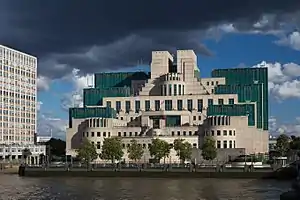 «&nbsp;SIS Building&nbsp;», le siège du MI6.