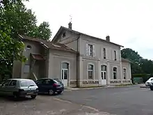 L'ancien bâtiment voyageurs en 2011.