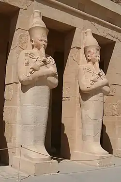 Piliers « osiriaques » d'Hatchepsout à Deir el-Bahari - XVIIIe dynastie.