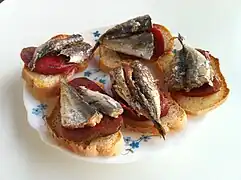 Tapas sardine-tomate.