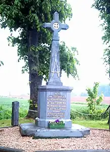 Croix hommage à Sainte-Saturnine.