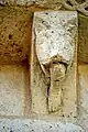 Monstre avalant une jambe