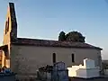 Vue latérale sud de l'église (juillet 2015)
