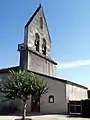Vue nord-est de l'église et son chevet (août&nbsp;2012)