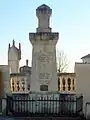 Le monument aux morts le long de l'enceinte du cimetière (fév.&nbsp;2010)