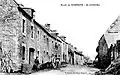 Saint-Tugdual : la route de Guémené au début du XXe siècle (carte postale Le Cunf).
