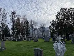 Cimetière et église de la paroisse Sacré-Cœur-de-Jésus