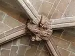 Le Saint suaire présenté par Dieu et porté par des anges.
